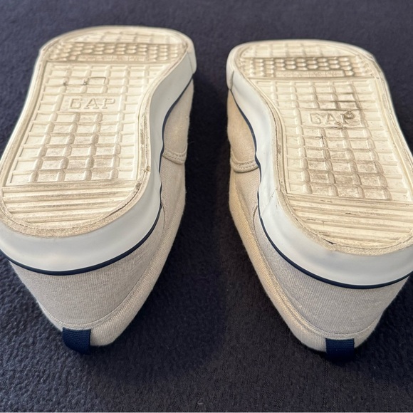 GAP Slip-on Sneakers - Boys Size 4 - Picture 10 of 11